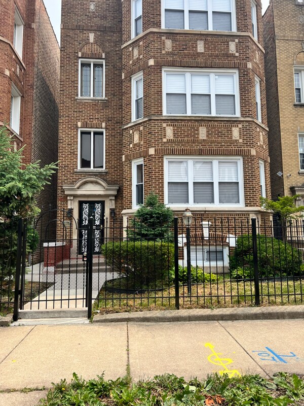7811 S Winchester Ave, Chicago, IL 60620 House Rental in Chicago, IL