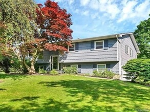 Building Photo - 5 Van Gogh Ln