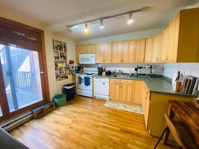 Foto principal - 241 Washington St