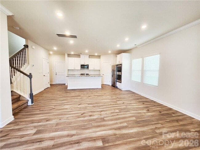 Building Photo - 701 Windage Wy