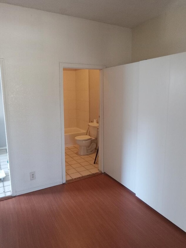 Foto principal - 4720 S Normandie Ave