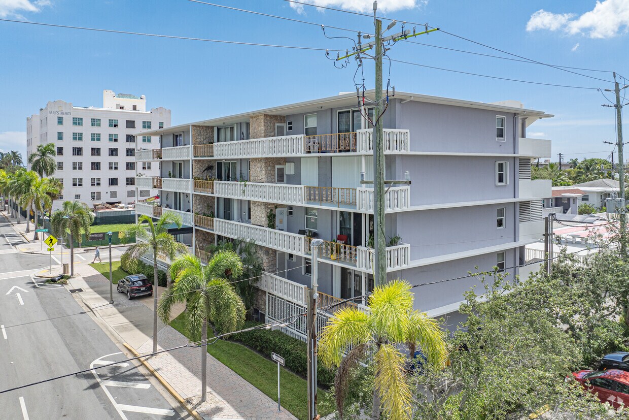 Alternar - Gold Coast Towers