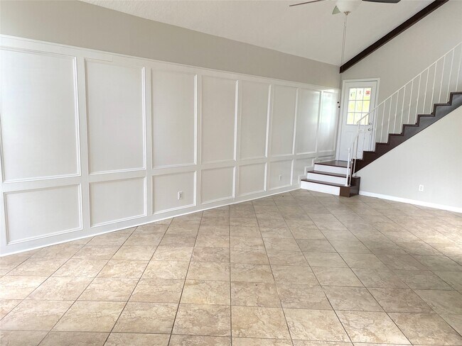 Foto del edificio - 14934 Elmont Dr