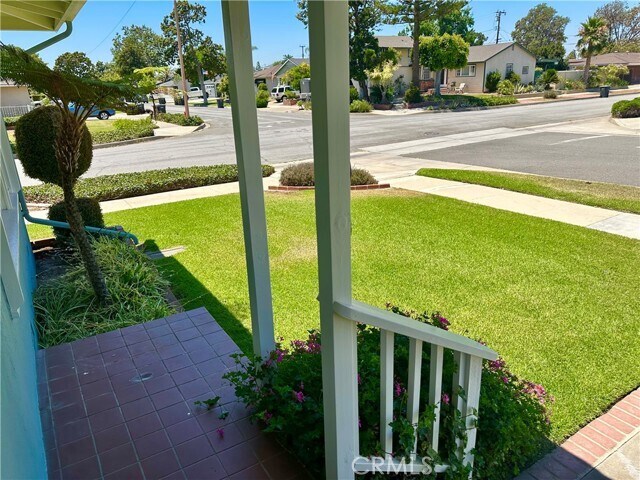 Foto del edificio - 1306 E Oakmont Ave