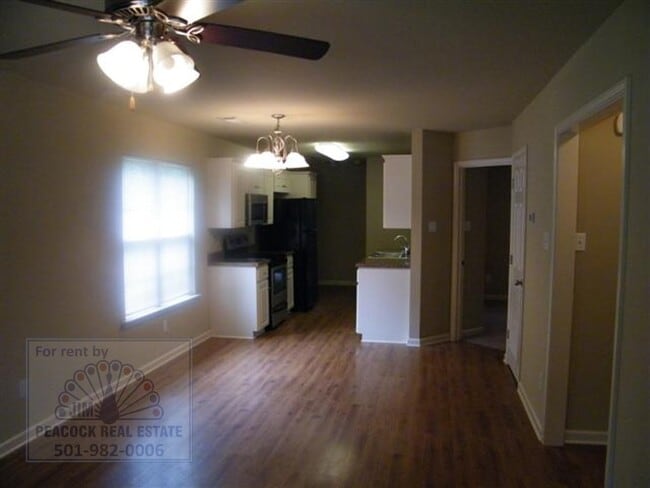 Foto del edificio - 220 Natalie Ln