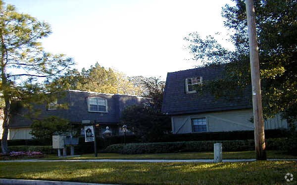 Foto del edificio - 817 Irma Ave
