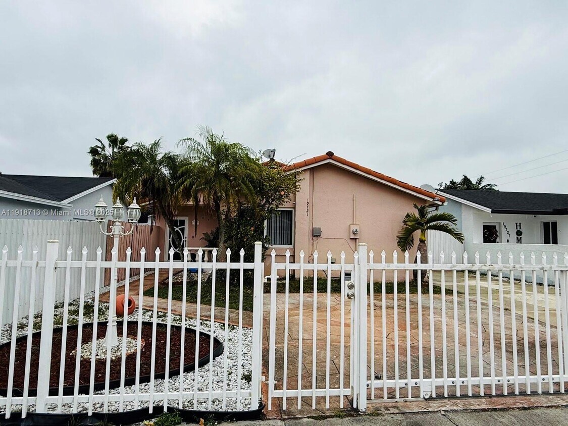 Foto principal - 19721 SW 122nd Pl