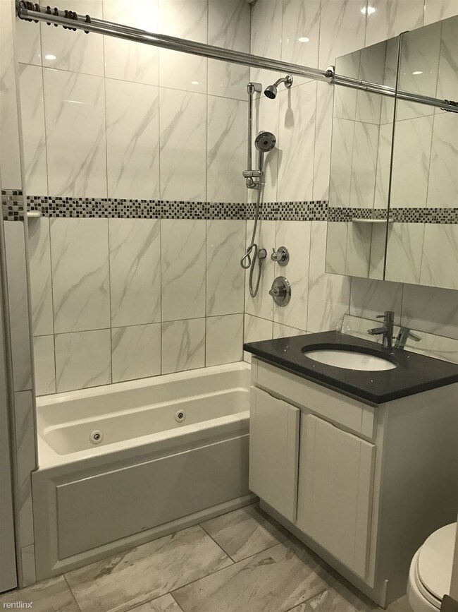 Foto del edificio - 3318 24th Ave