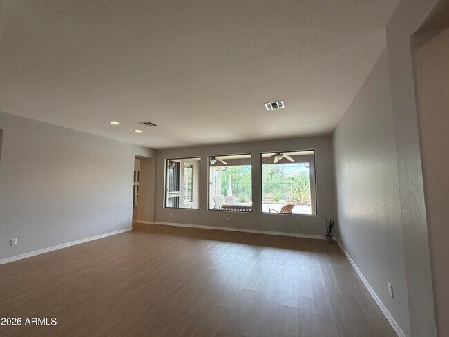 Building Photo - 2902 W Haley Dr