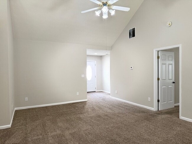 Building Photo - 2034 Elm Grove Ln