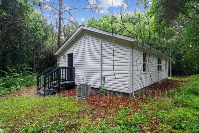 Building Photo - 602 Ross Rd