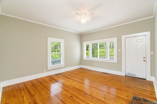 Foto del edificio - 2823 Island Home Ave