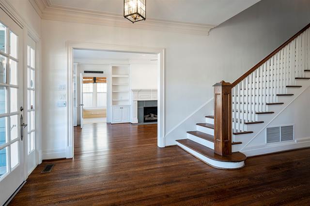 Foto del edificio - 3729 Stratford Ave