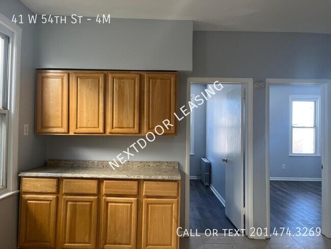 Foto del edificio - 41 W 54th St