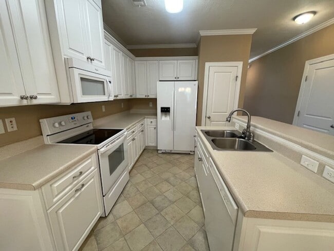 Building Photo - 528 Brantley Cove Cir