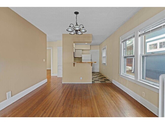 Building Photo - 4919 Vincent Ave S