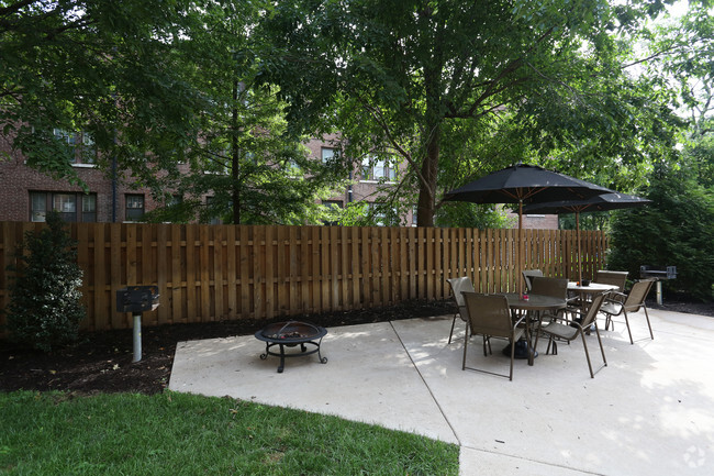 Outdoor Patio - Convent Gardens Apartments