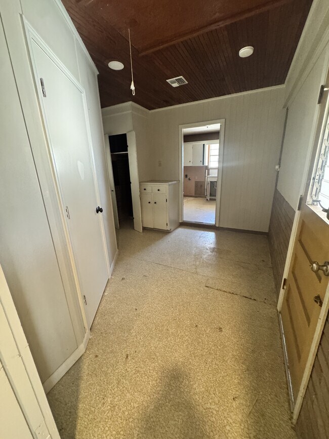 Building Photo - 2316 Mire Hwy