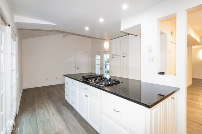 Building Photo - 13942 Mango Dr