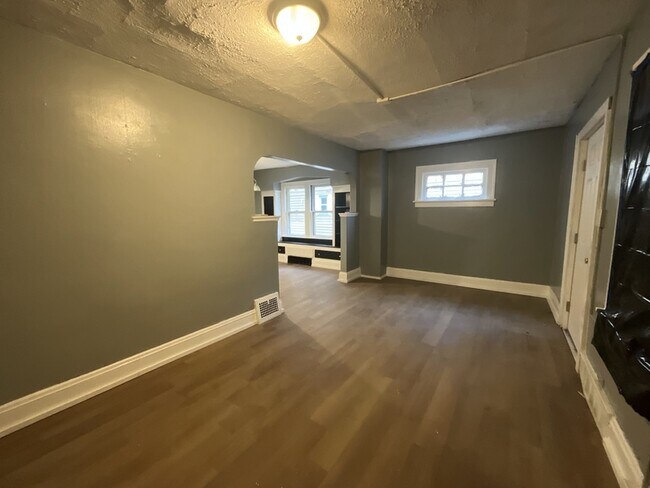 Foto del edificio - 3303 E 117th St