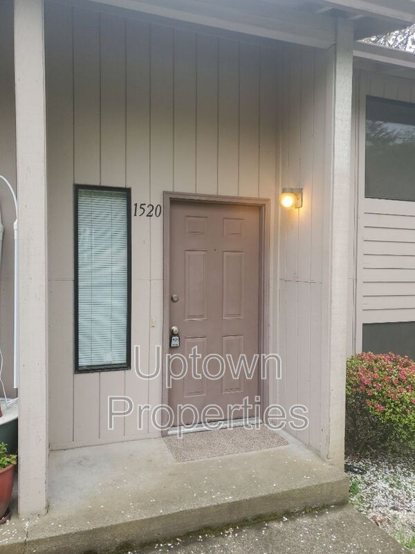 Photo - 1520 SW Dewitt St House