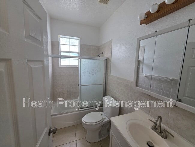 Foto del edificio - 5157 Rena St