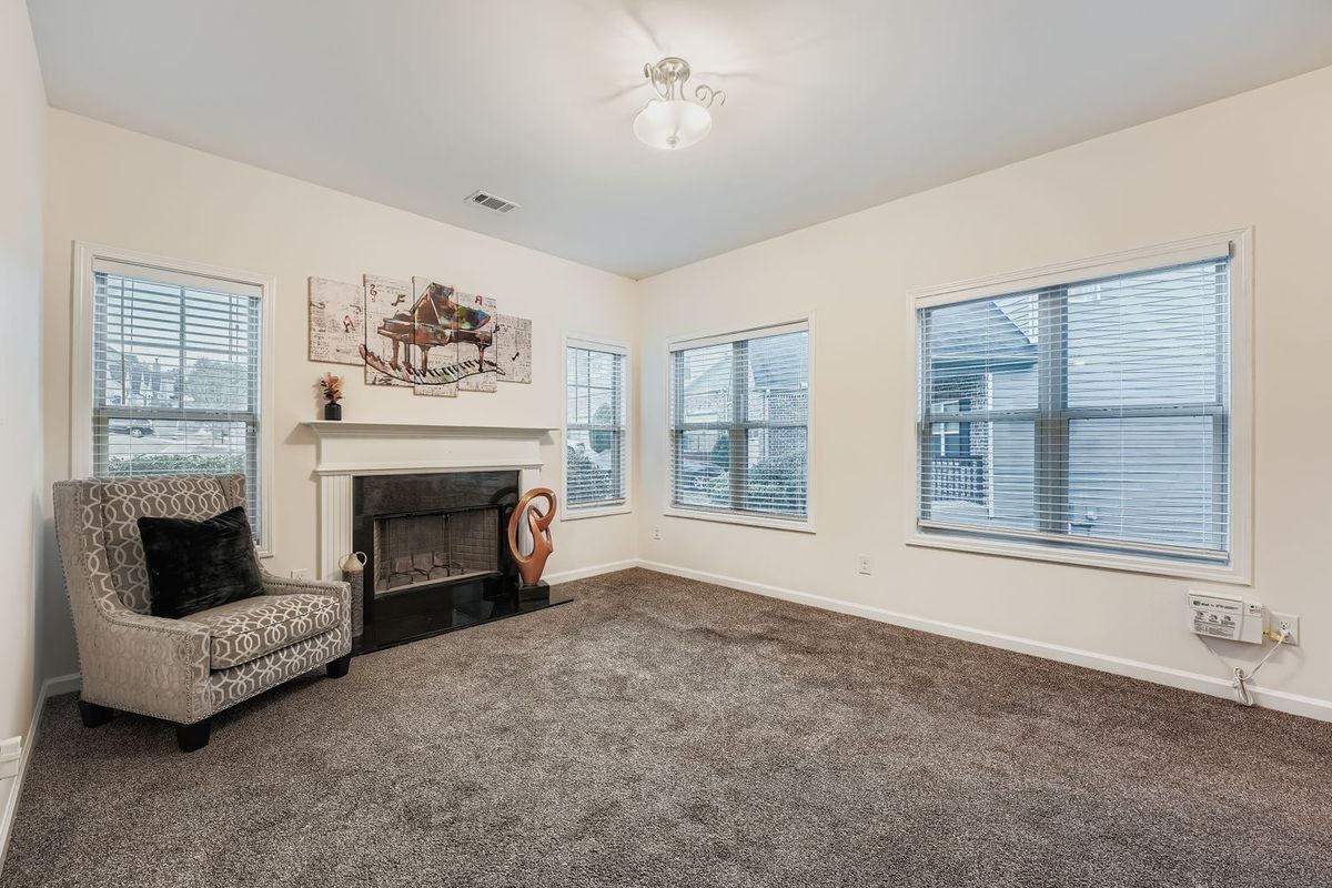 Foto del edificio - 1240 Grayson Oaks Dr