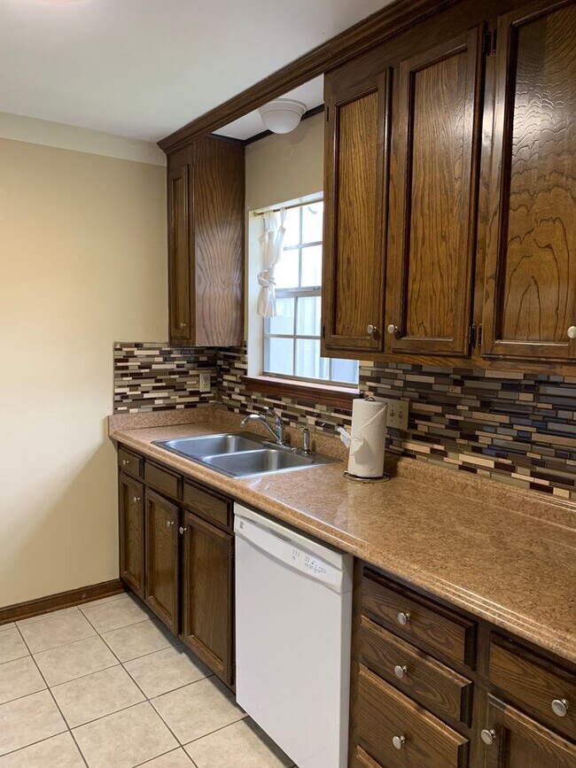 Foto del edificio - Florida Blvd / Sherwood Forrest