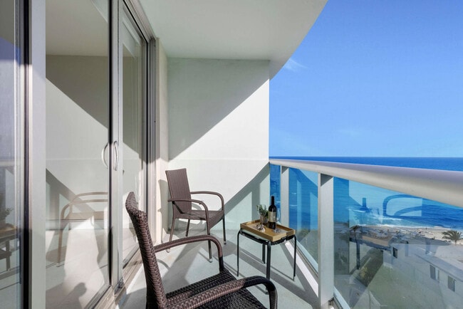 Building Photo - 3901 S Ocean Dr