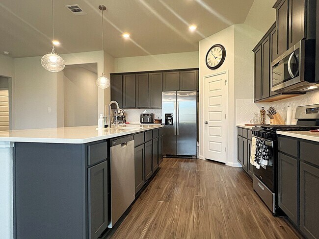 Foto del edificio - 3040 Chestnut Ln