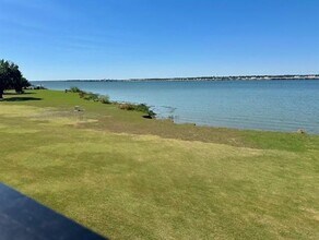 Building Photo - 1882 Signal Ridge Pl