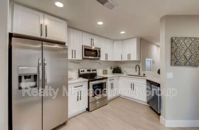 Building Photo - 13801 Pinkard Way