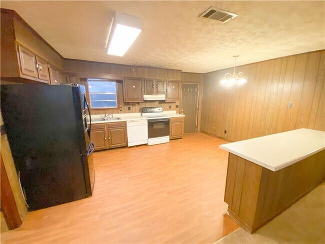 Foto del edificio - 1205 Crawford Way