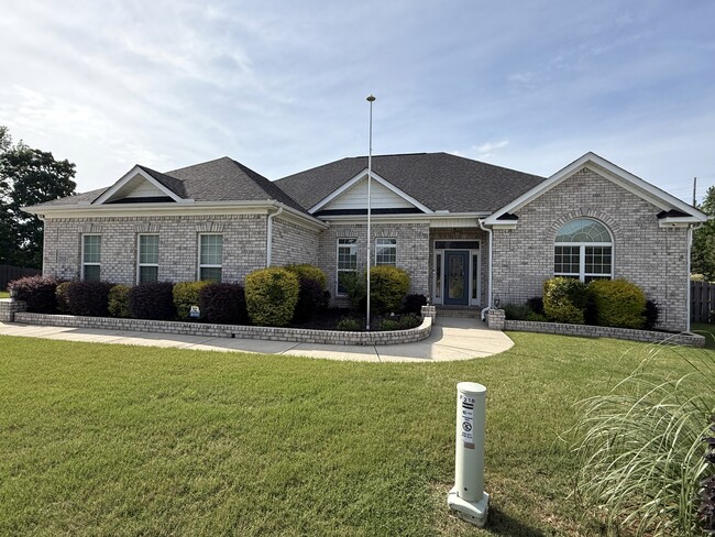 Building Photo - 219 Woodgrove Dr