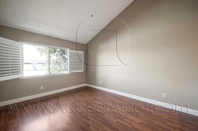 Foto del edificio - Fullerton Condo Near CSUF + Easy Freeway Access
