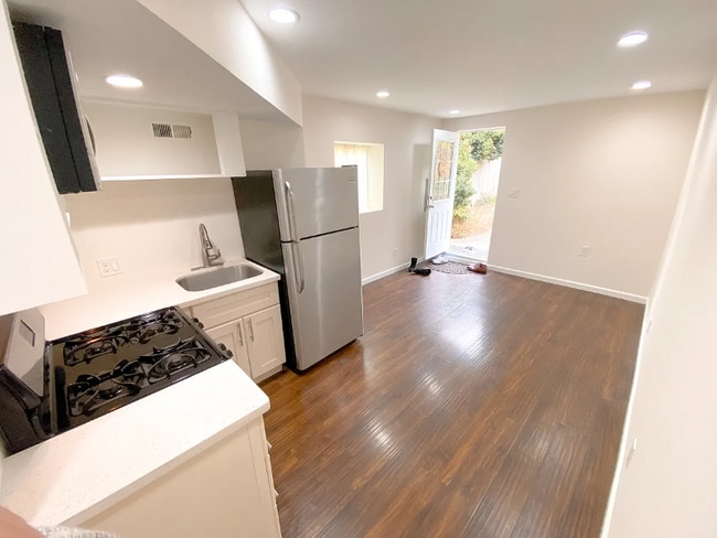 Building Photo - 29 Rockford Ave