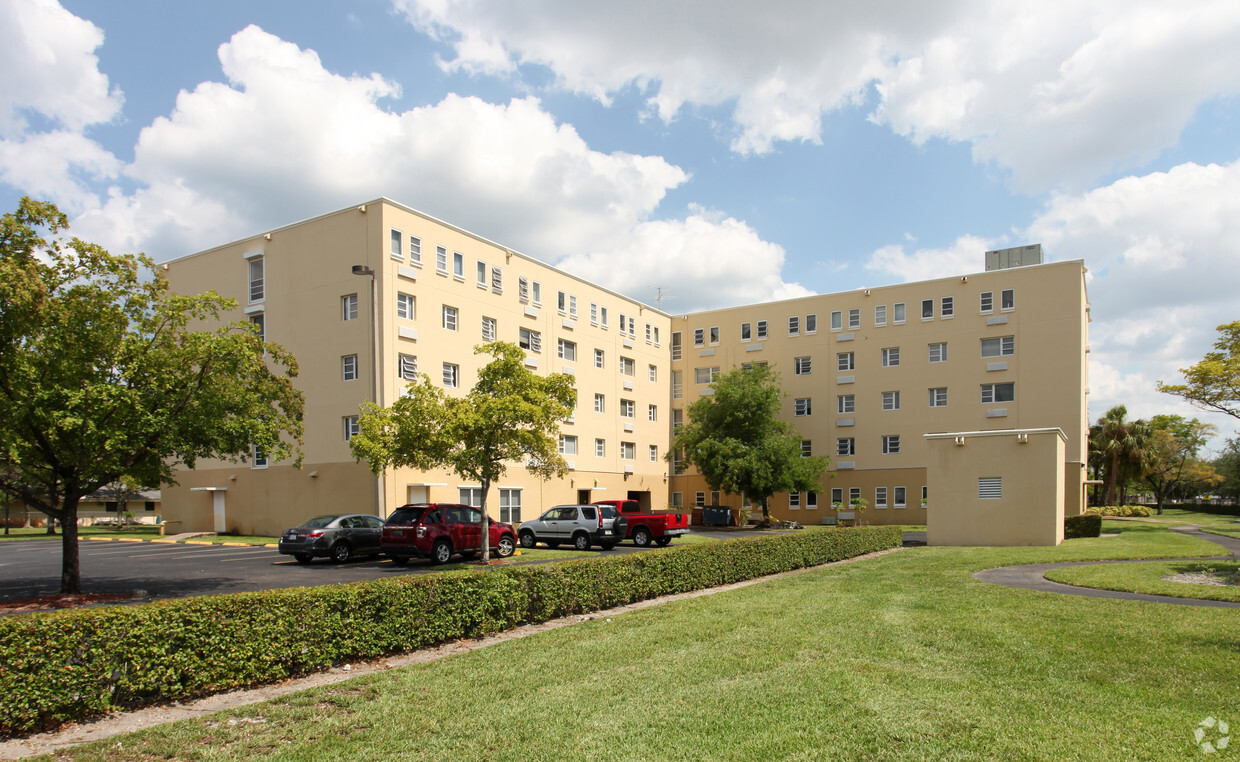 Foto del edificio - Archbishop Hurley Hall