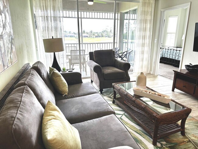 Foto del edificio - Luxury Fully-Furnished Villa with Golf Access | Annual Rental In Greenlinks at Lely