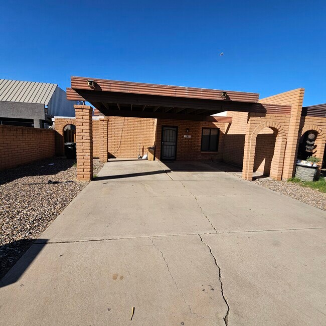 Foto del edificio - 420 S Terry Ln