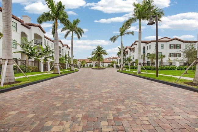 Building Photo - 2525 NW 84th Ave