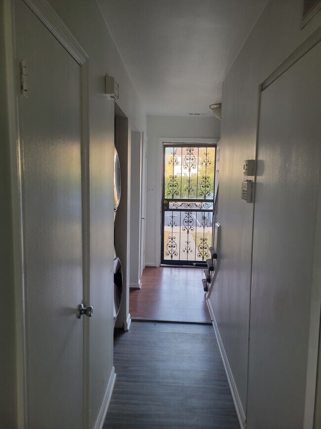 Foto del edificio - Charming 2 BR/1.5 BA Townhome in Suitland!