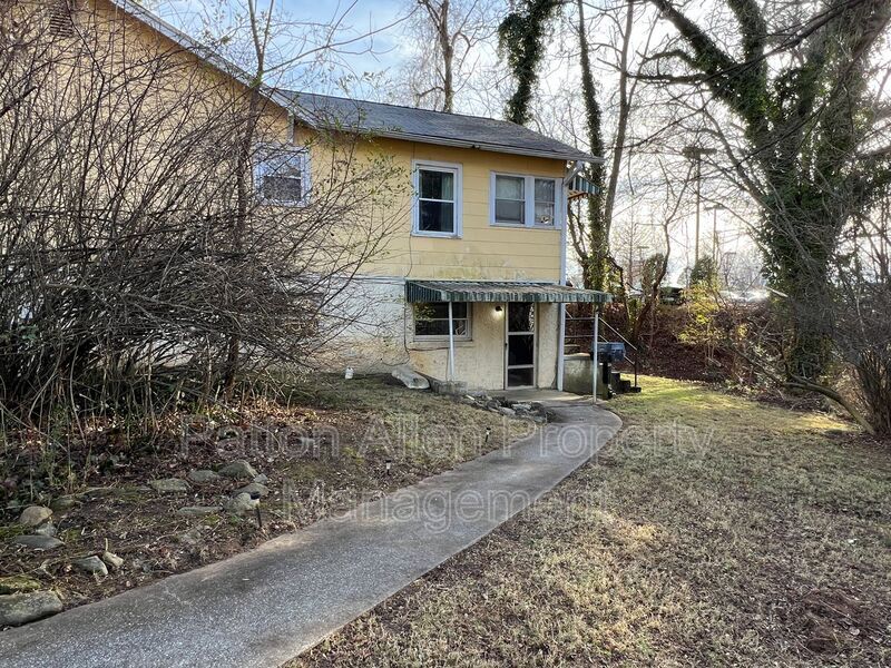 4 Avon Rd Unit 4B, Asheville, NC 28805 Condo for Rent in Asheville