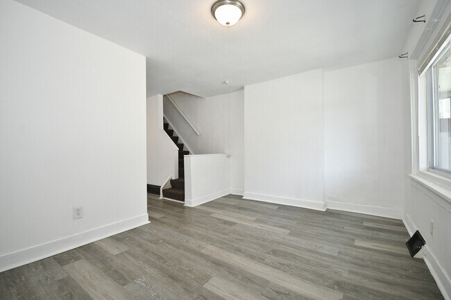 Building Photo - 1545 Swissvale Ave