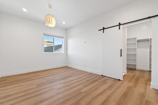 Foto del edificio - 3917 Inglewood Blvd