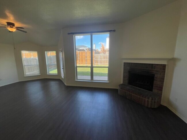 Foto del edificio - Beautiful Single Story in Saginaw Area
