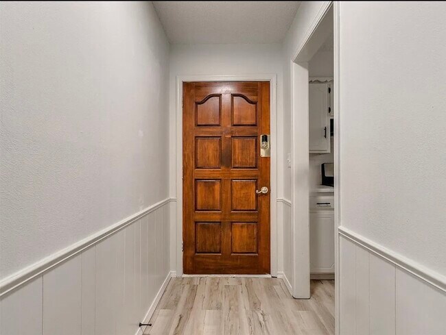 Foto del edificio - 1315 Beaumont St