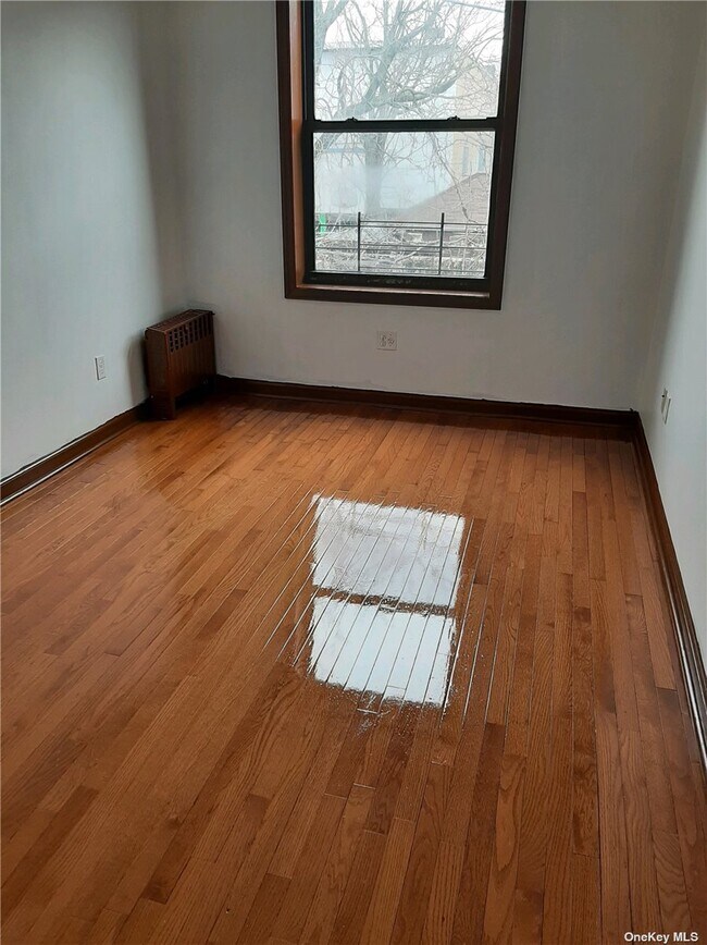 Foto del edificio - 1110 Clarkson Ave