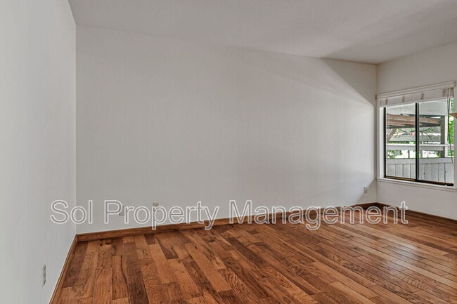 Foto del edificio - 111 Bean Creek Rd