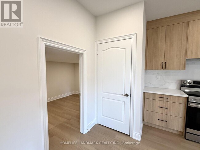 Building Photo - 104 Mitchell Pl