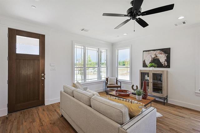 Building Photo - 514 Woodside Trl
